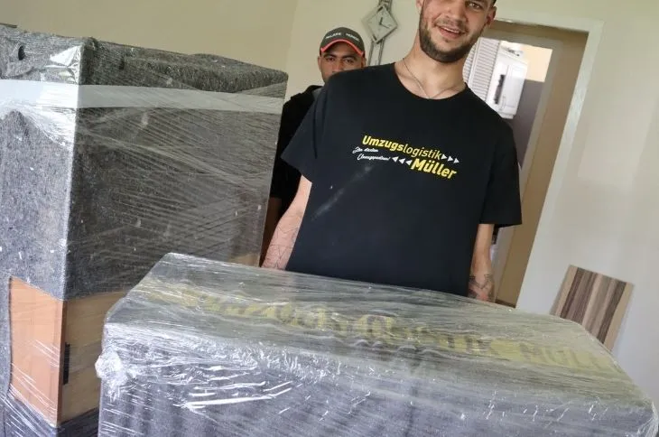 moebelschutzsaecke schutzen tuerrahmen beim umzug